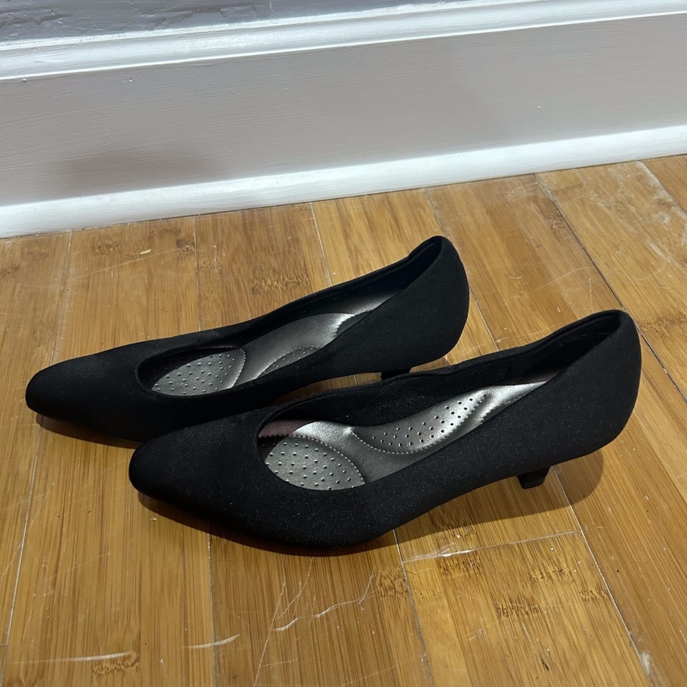 Stylish Abella Women's Low Heel Shoes - Black, Size 7